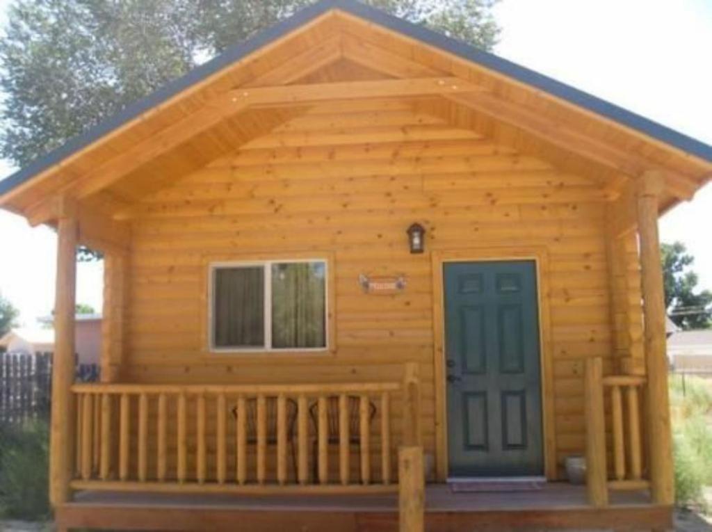 Pine Tree Bed & Breakfast 2*